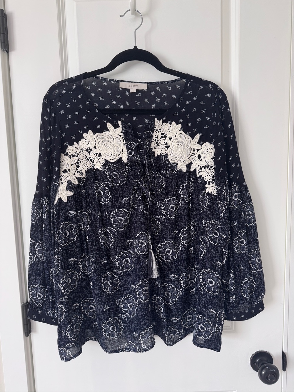 LOFT Navy Floral Lace-Trim Peasant Blouse Sz M